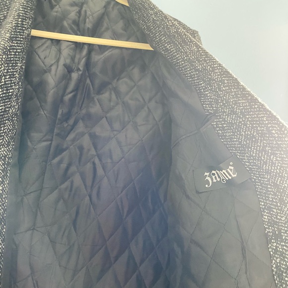 Long thick coat - Picture 2 of 2